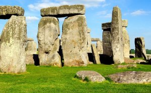 Tours to Stonehenge from London